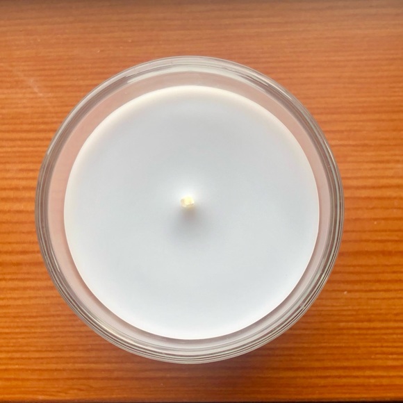 Yankee Candle Signature Tumbler Candle,  Smoked Vanilla & Cashmere Scent - Picture 7 of 13